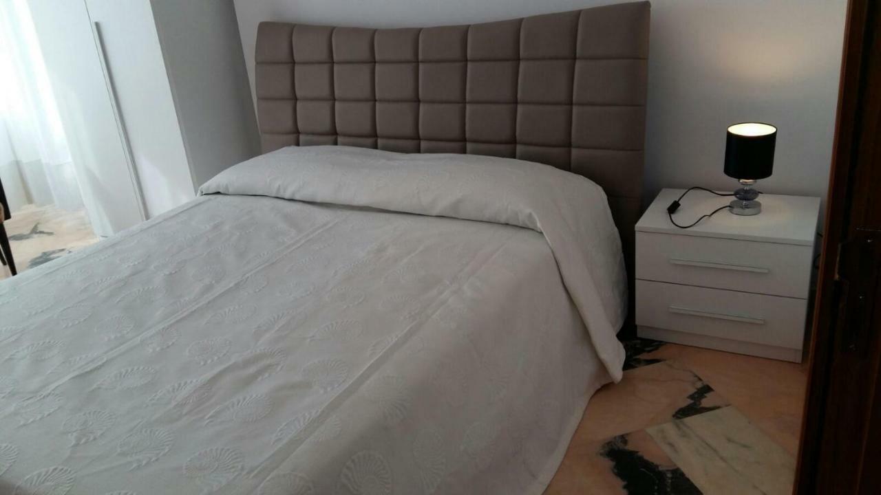 B&B Domus Lupiae Lecce Exterior foto